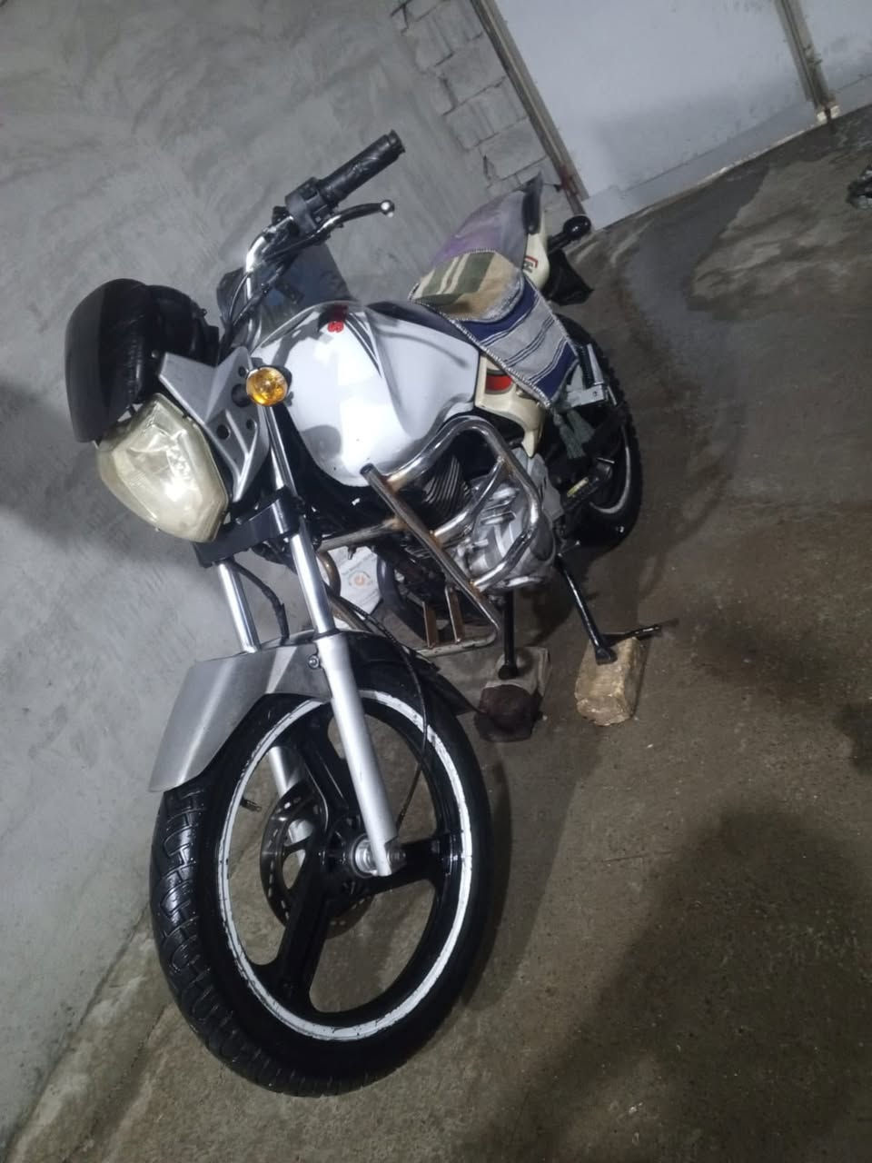 ماطور سنكي للبيع موديل 2014كامل من كلشي نكره سلف كهربائيات شغاله كلها اشايرر مكينه خرسه متسمع حسها ب550وبي مجال شي قليل اتصال
 ***********
***********
