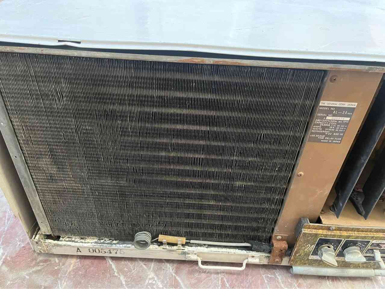السلام عليكم ورحمة الله وبركاته 
مكيف جنرال ياباني 
٢ طن وتبريد ❄️ 
قرص بلاد وغاز الشركة 
السعر ٣٢٥ الف 
مكاني الاعظمية 
موبايل 
***********
مهندس طارق بغداد, العراق
