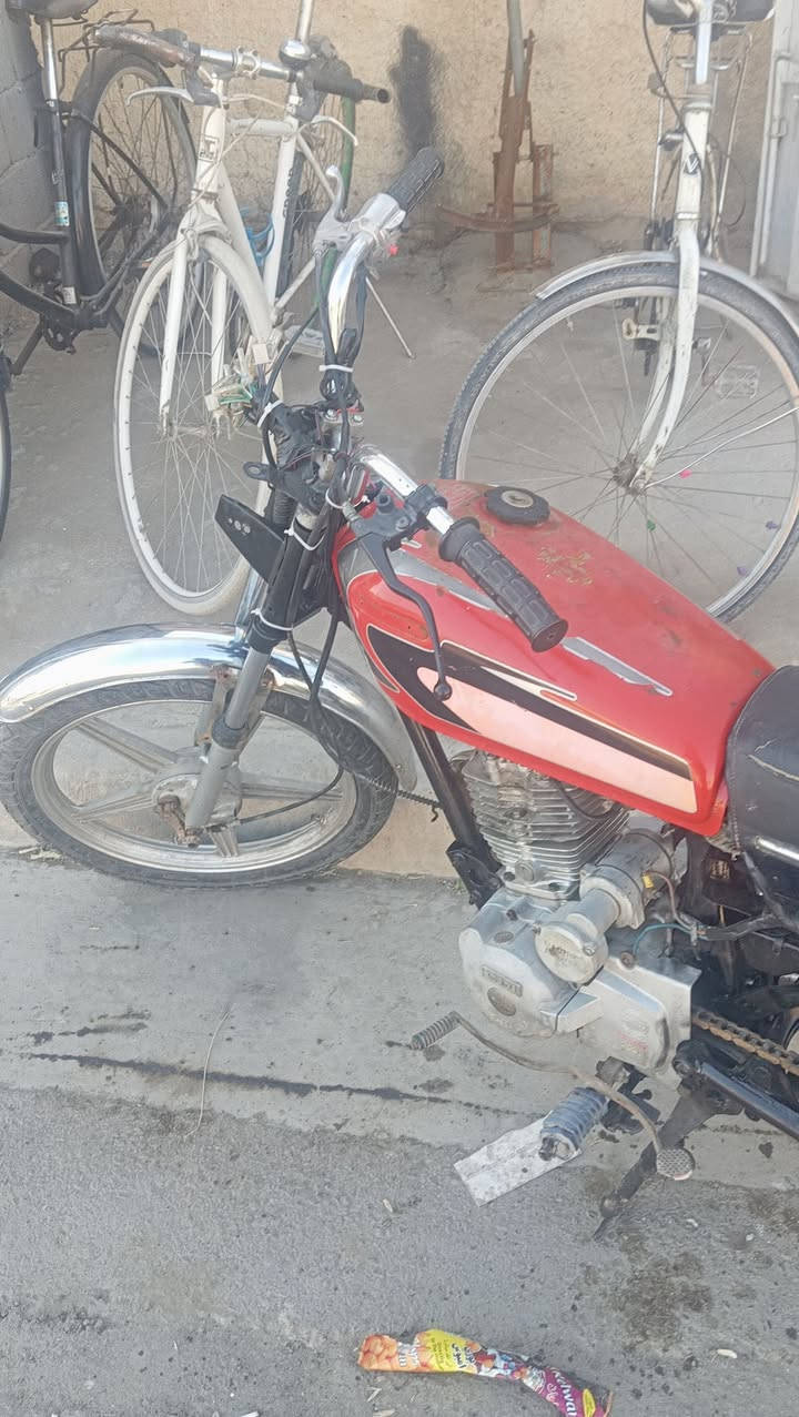 سلام عليكم شباب ايراني اللبيع  تجفيت جديد صار ايومين وتعمير صبغ دراجه شغاله تجي تفحص مكاني بغداد حي نصر السعر 200 او مراوس ماكس عدله او قجمة
***********
