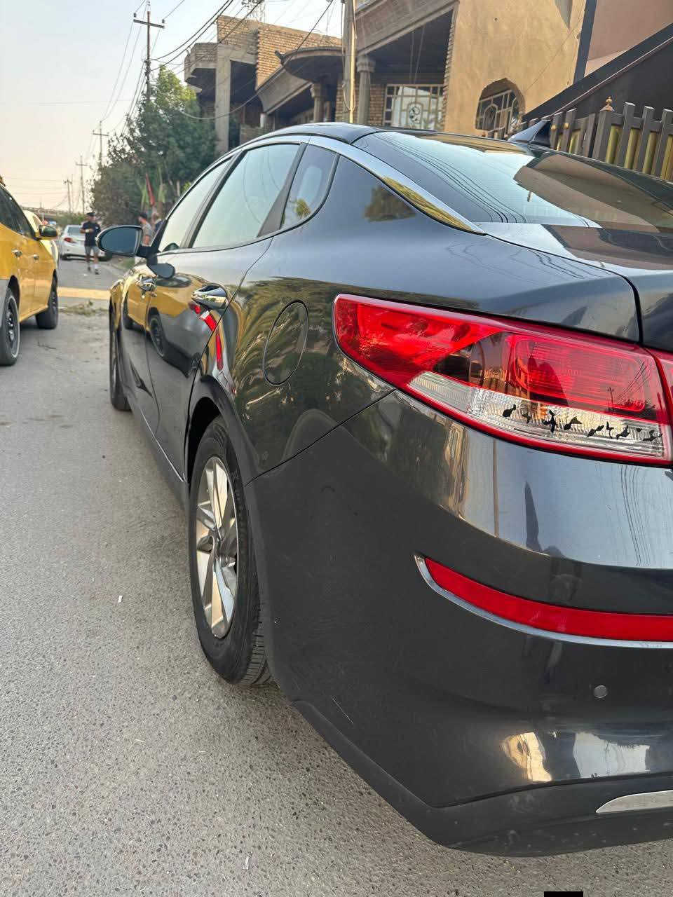 سلام عليكم 
كيا اوبتما للبيع 
رقم اربيل الجديد هزة جديده 
سياره جاهزة من كلشي مابيها نقص اي شي 
مواصفات fe  مثبت سرعة كروز 
حساسات مراية 
نظام قيادة عادي كومفورت  سبورت 
تحديد مسار 
مانع انزلاق 
السعر ١٤٠ وبيها مجال للشراي 
للتواصل ***********
***********
مكان السيارة الفلوجة
