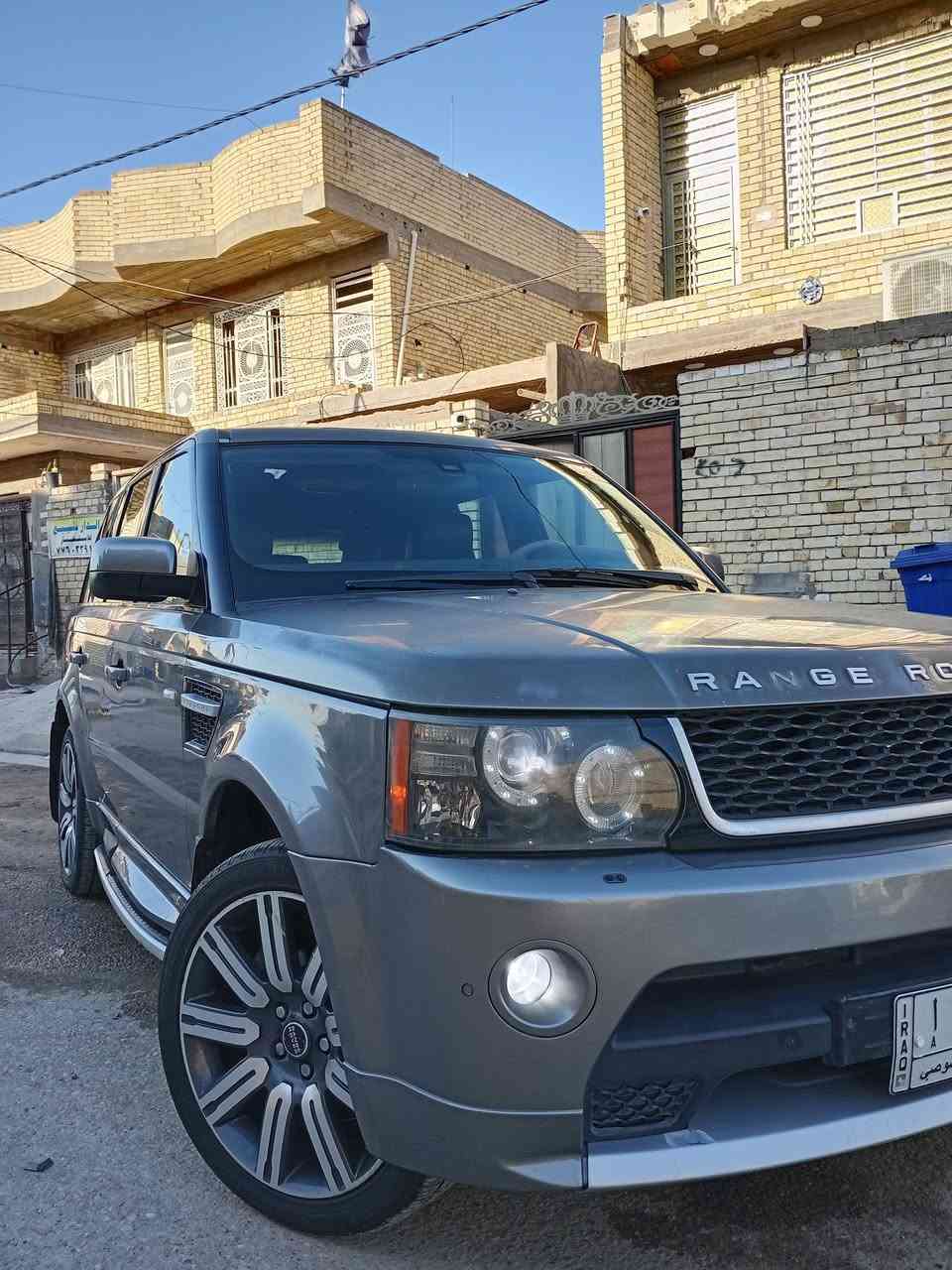 سلام عليكم بيع او مراوس
رانج روفر سبورت 2010 اوتو باي كرافي أعلى فئه بل رانج مكينه 8 سلندر العاديه مو السوبر مكينتهه قبل 5 أيام شديتهه بل كارتون حداديتهه كلش حلوه ناعمه وماتسمع طسه ماشيه 190 الف وقابله للزياده 
صاج مطعم ومختم اوتو باي كرافي كامره خلفيه ستيرن كهرباء 
مرايات كهرباء وقلاب عند البك 
تخم تاير جديد 
رانج روفر سبورت.... Range Rover Sport  HSE
فول مواصفات.  SE.  اوتوبايغرافي 
6 بصمات
رقم بغداد مشروع وطني شرط التحويل
V8 HSE.  5000  بدون سوبر. انسه العطل  بانزين عادي تمشي
بچم امامي خلفي لد
ابواب دخول ذكي.  4 بصمات 
نضام صوتي هارمن/كاردمن 10سماعات
لدات ابواب داخليه 
شاشه كامره بلاديه 
بصمه تشغيل 
ثلاجه 
دبل چكمچه 
تبريد قطعتين.  ثلج..  تدفئه نار 
فتحه سلايد
كشنات لونين ابيض و اسود وختم عل كشنات أوتو باي كرافي كهرباء خزن 
تحكمات ستيرن 
جنطه كهرباء شفط
نضام دفع رباعي تحكم من الشاشه .     
جكات تصعد وتنزل..  كفاله وبلاديه 
كير محرك صدر جكات كلا كفاله وبلضمان 
انضمه قياده
والباقي كفاله عامه 
السعر145 وبيهه مجال 
الاستفسار ***********ابوسجاد
***********سجاد واتساب
