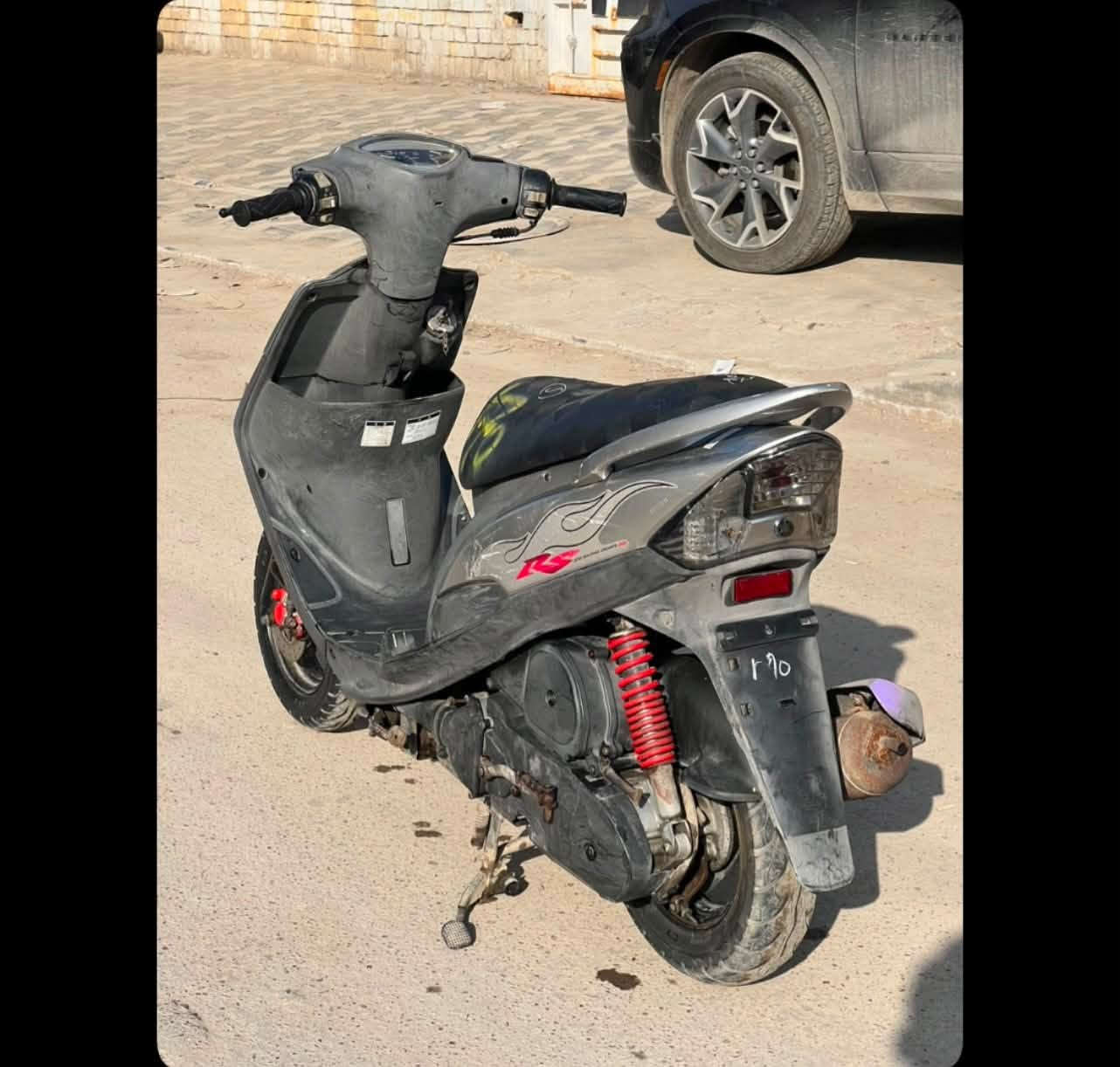 دراجه ماكس للبيع كفاله عامه الدراجه ما مفتوحه وكلها بلاديه الي مو شاري لا يتعبني السعر 900 وبيها مجال شي بصيط ***********
