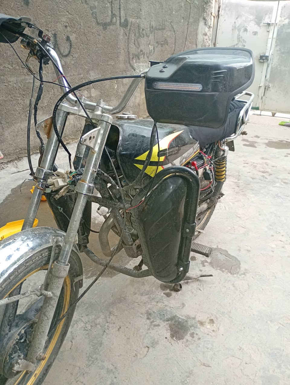 السلام عليكم دراجه 5كير كلك بدون اوراق اتكفل قانون وعشاير الدراجه كلشي بيه جديد وشلعه تخبل وربع دينار ما تصرف عليه فقط مراوس ما ابيع ***********
