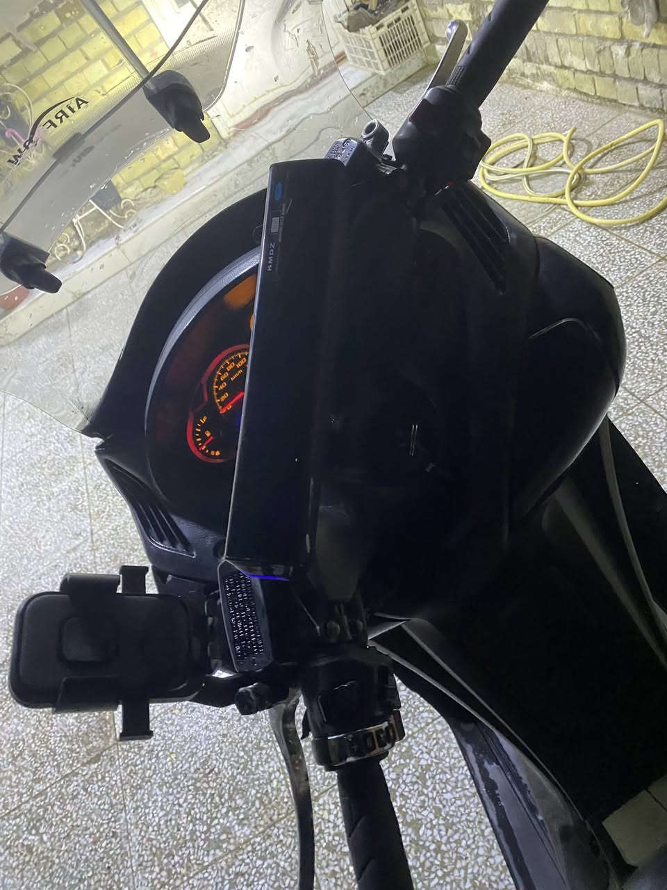 سلام عليكم 
سلفر جيتي للبيع 
مكينه مكفوله ما مفتوحه ابد دراجه خير خير من الله كلشي ما ناقصهة كبل تطلع بيهة وين ماتريد محتاج فلوس كلش سعر ١٧وبيهة مجال بغداد دورة ابو دشير ***********
