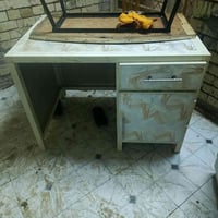 ميز مكتب نضيف جدن ابو غريب مقابل معمل حليب بلادي رقمي 07509271311بي وا...
