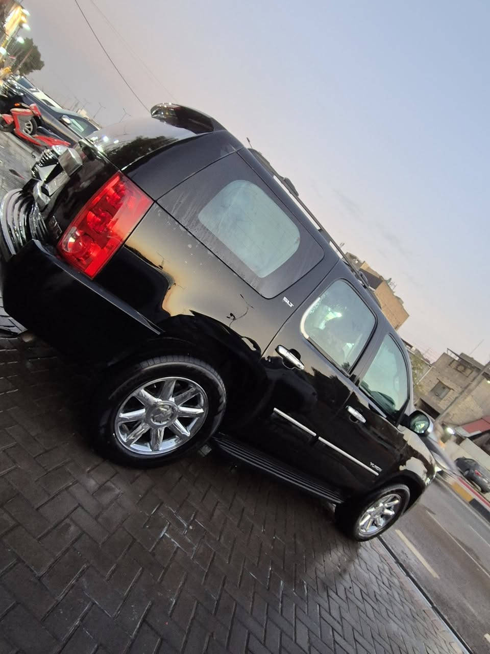 سلام عليكم يوكن ١٢ اصل جاهزه مكينة كير حدادية تبريد تدفئة شغال 
تخم تاير ويل كروم 
حادثه قطعتين بيه 
بغداد بسمي سنوية ٢٨ 
سعر ٢١٠ وبيها مجال 
***********
