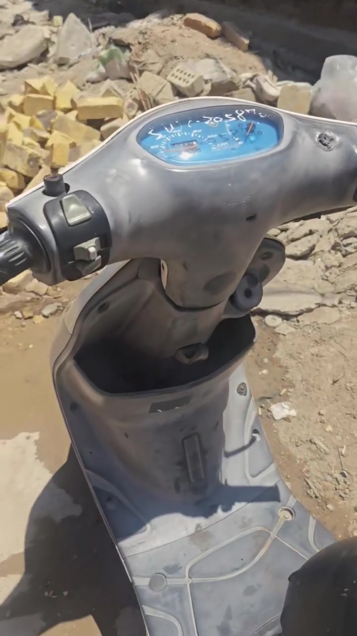ماكس منغولي للبيع مكينه نكره سلف وهندر دراجه خرسه شلعه ومعدل يخبل كهربائيات كلها شغاله ملاح فول ختم كلها دراجه كفرات بلاديه مضمومه بجيس سعر 750 وبيه مجال كلش قليل وبيها مجال حك الجيه مكاني  حله ثوره فرع مركز الثوره رقمي مفتوح *********** وبي واتساب
