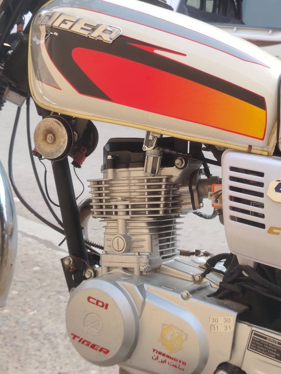 السلام عليكم ماطور ايراني تايكر للبيع موديل 2020 محرك جديد ما مفتوح كلجات جديده ماامبداله بي منفيس ماطور كدامكم نضيف السعر خاص
والشراي يراسلني وهاذه رقمي 
***********
