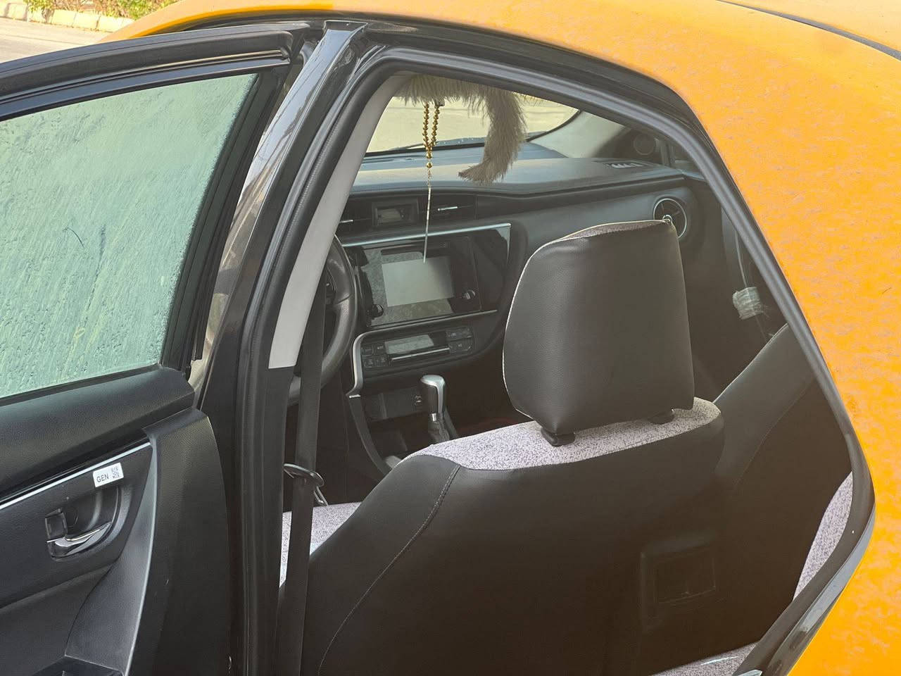 سلام عليكم كورلأ للبيع 2018 Le سياره
أحلئ امنل صور ضرر چأملغ السكن فقط
سياره بسمي دفتر بنزين موجود نقابه امصفره
السعر ١٦٨       ***********
