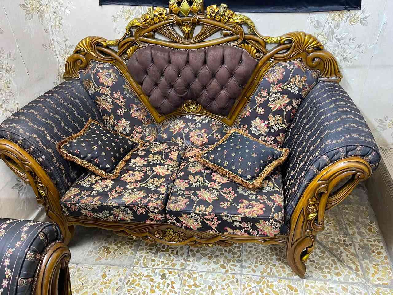 تخم تركي مستعمل ٩ مقاعد ويا طبلات اثنين للاستفسار  ***********
