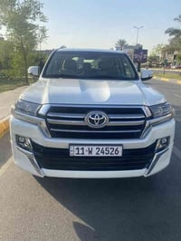 لاندكروز 2019 GXR ساز باب اول ( گراند تورنك )  ماشيه 100  الف كم   رقم...