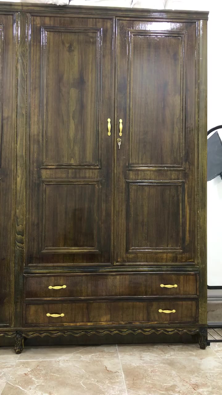 السلام عليكم
كنتور 5 ابواب طابقين نجارة درجة شغل ممتاز 
لون دا يختلف بسبب التصوير لونة ب الحقيقة احلى 
كربلاء العطيشي


**إذا كنت صاحب هذا الإعلان وتريد حذفه لأي سبب، رجاءا أرسل رسالة إلى الدعم الفني**