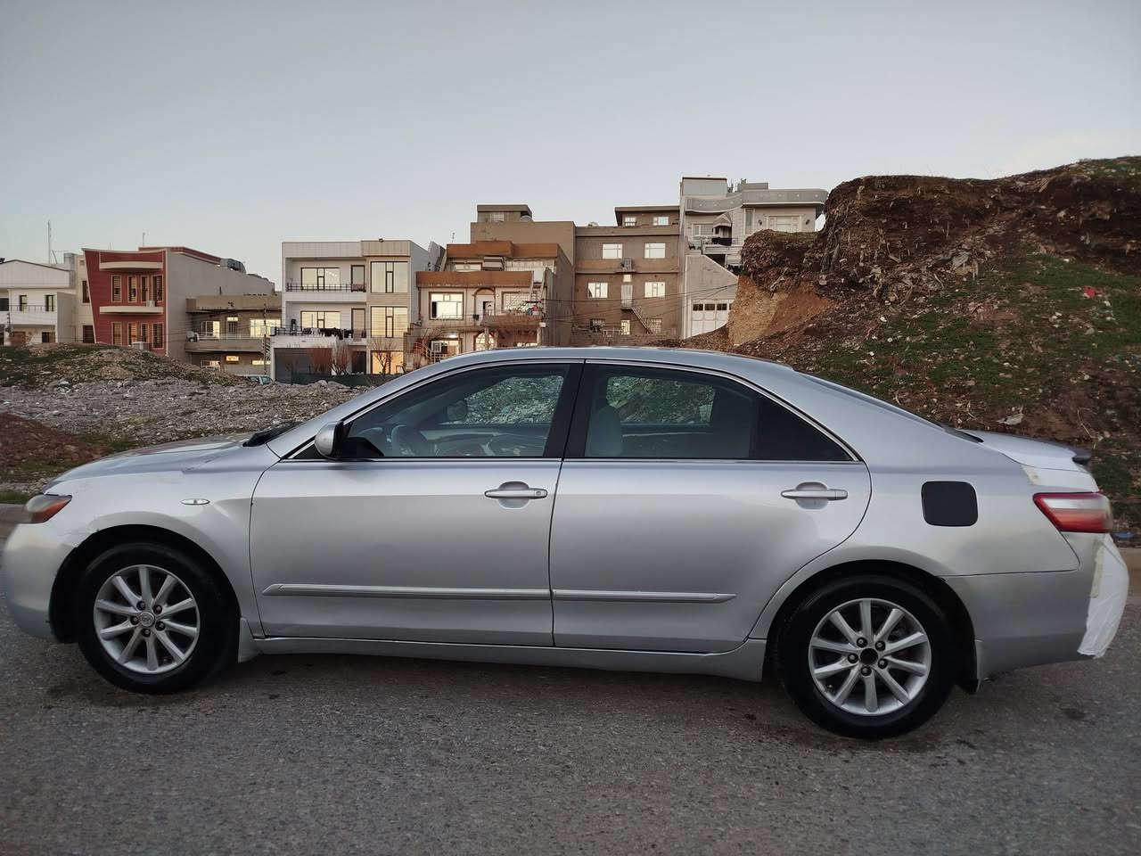 کامری 2008 
سە نە وی 2029 تازە یە
شاشە ئایپاد
سلایت
چوارتایە ی تازە ی لە ژێرە
سە یارە کە کامل بۆیاخە
لە سە ر کاڵبونە وە پێشو دوای کە پسە
80وە رە قە و
مە جالێ برایانە
ژمارە مۆبایل
***********
