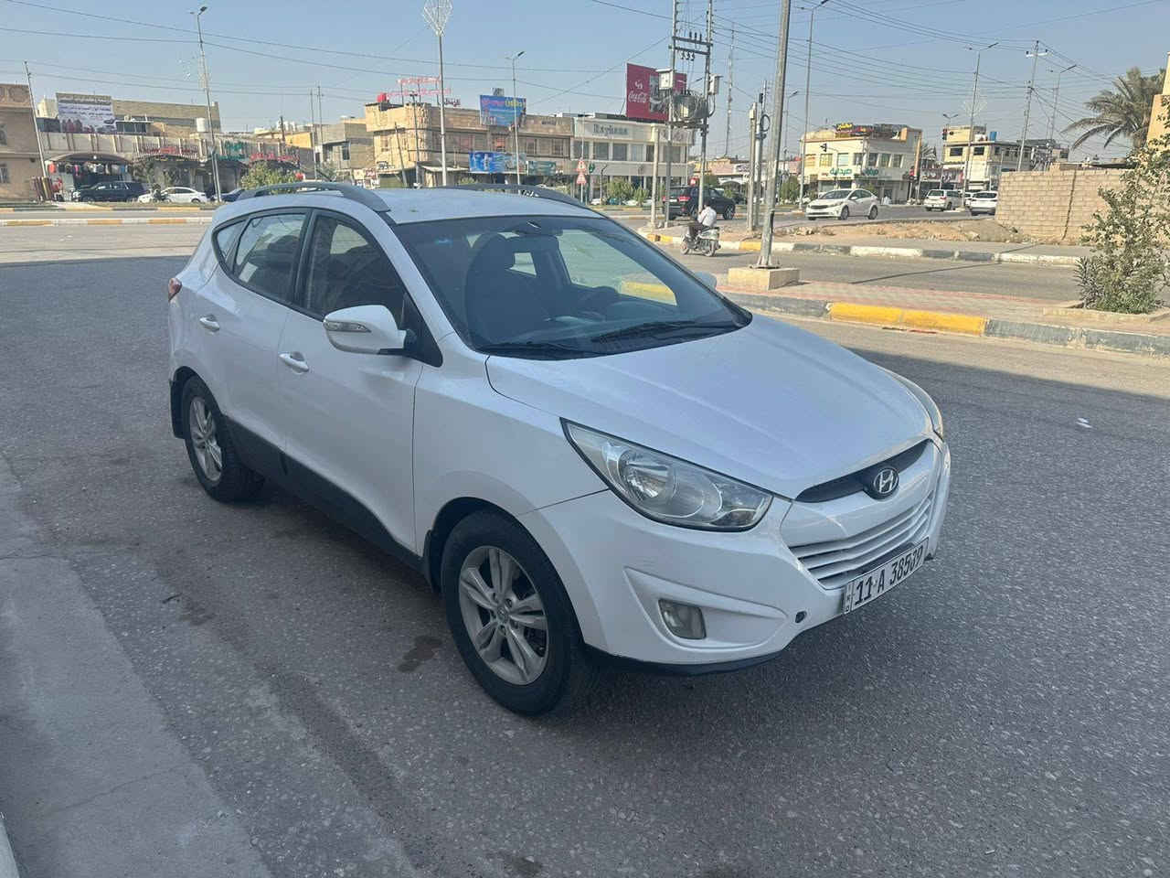 السلام عليكم *********** للبيع توكسن السعر ١٢٥ خليجي موديل ٢٠١٣ مكفوله من لضربه ولتبديل مكينه وكير وحداديه محرك ٢٤٠٠ دوش بحاله ممتازه جدا بيه صبغ ٣ قطع اثر شخوط فقط رقم بغداد انكليزي باسمي سنويه وهزه جديده لسياره في كربلاء
