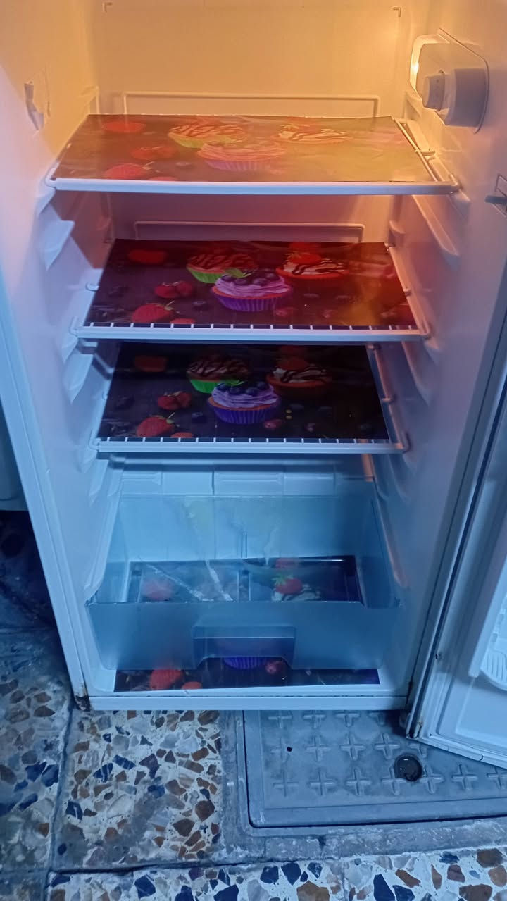 السلام عليكم ثلاجه للبيع شغاله ما بيها اي عطل بس بيها المجر مالتها مفطور ونظافتهه مثل ما موضح بصوره أريدها ب75  وبيها مجال بسيط مكاني الشرطه الخامسه قرب افران الساعدي


**إذا كنت صاحب هذا الإعلان وتريد حذفه لأي سبب، رجاءا أرسل رسالة إلى الدعم الفني**