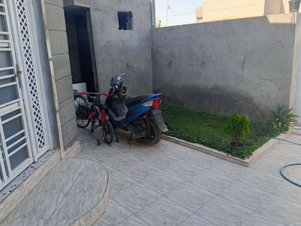 السلام عليكم
بيت للبيع 170 متر الخالص حي الامير كصب قرب الفلكه اول شارع غرفتين نوم وبيت جديد وجاهز 
السعر 70 وبي مجال بسيط 
‏‪0780 678 5320‬‏ كرار
