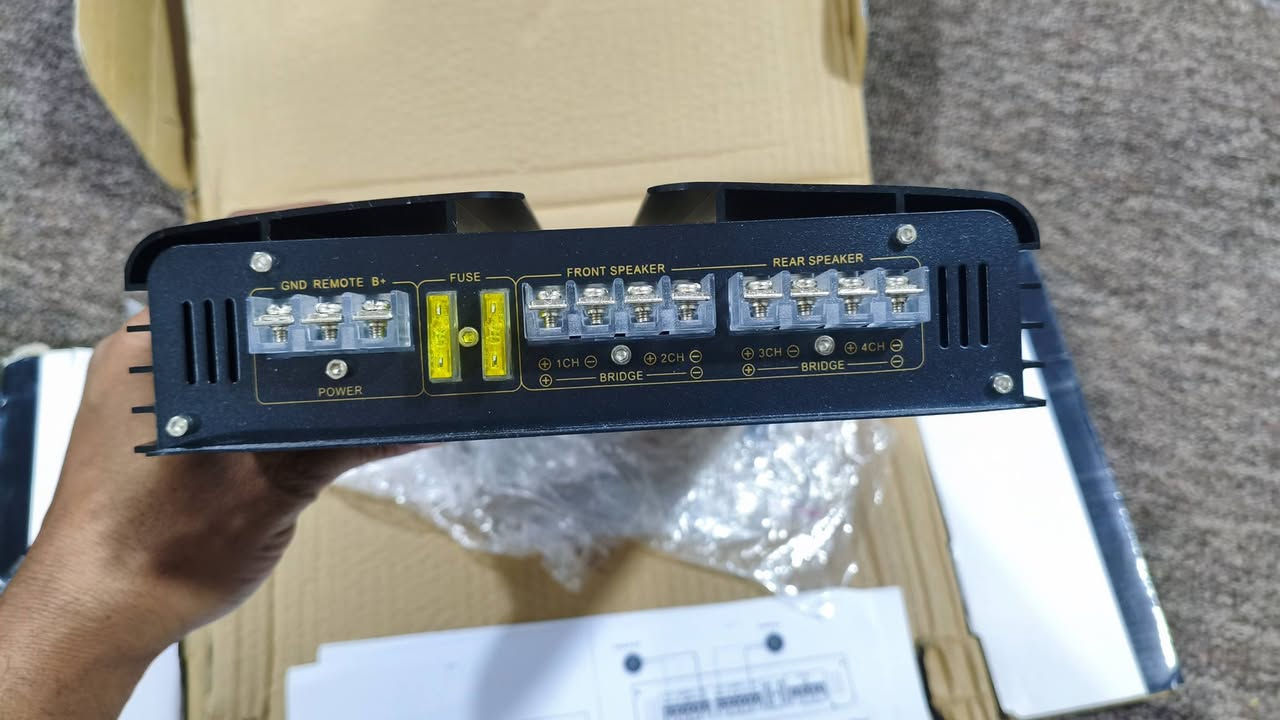 متوفر امبلي فاير ( amplifier)  3800  واطط..
٤ قنوات  ٨ مخرج  مع مداخل ٤
يحتوي عله ايكولايزر عدد ٢ للدخل والخرج
مع خاصيه. تنضيم boost
ماركه بيمنز( Bemines)
بالكارتون جديد غير مستخدم
السعر ١٠٠ الف بي مجال  للشراي
لتواصل *********** او عالخاص او وتساب
