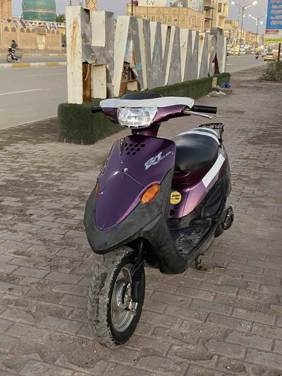 السلام عليكم دراجه بيجي مفتوحه مره1بوشه وبستم مال كص مكينه ناعمه كلش باتري جديد ضوه امامي جديد بك لايت شغال اشاير شغاله هورن شغال سلف عوزه بس شخاطه الدراجه نضيفه ونكره تشتغل السعر 375وبيه مجال رقمي *********** الشراي يجي خاص أو يتصل ع رقم ال مو شراي يطلع كبل بروح الحسين
