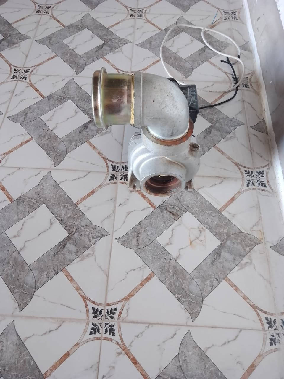 السلام عليكم ماطور كهرباء سنكل اربع حصان سحب اربعه دفع اربعه ***********
