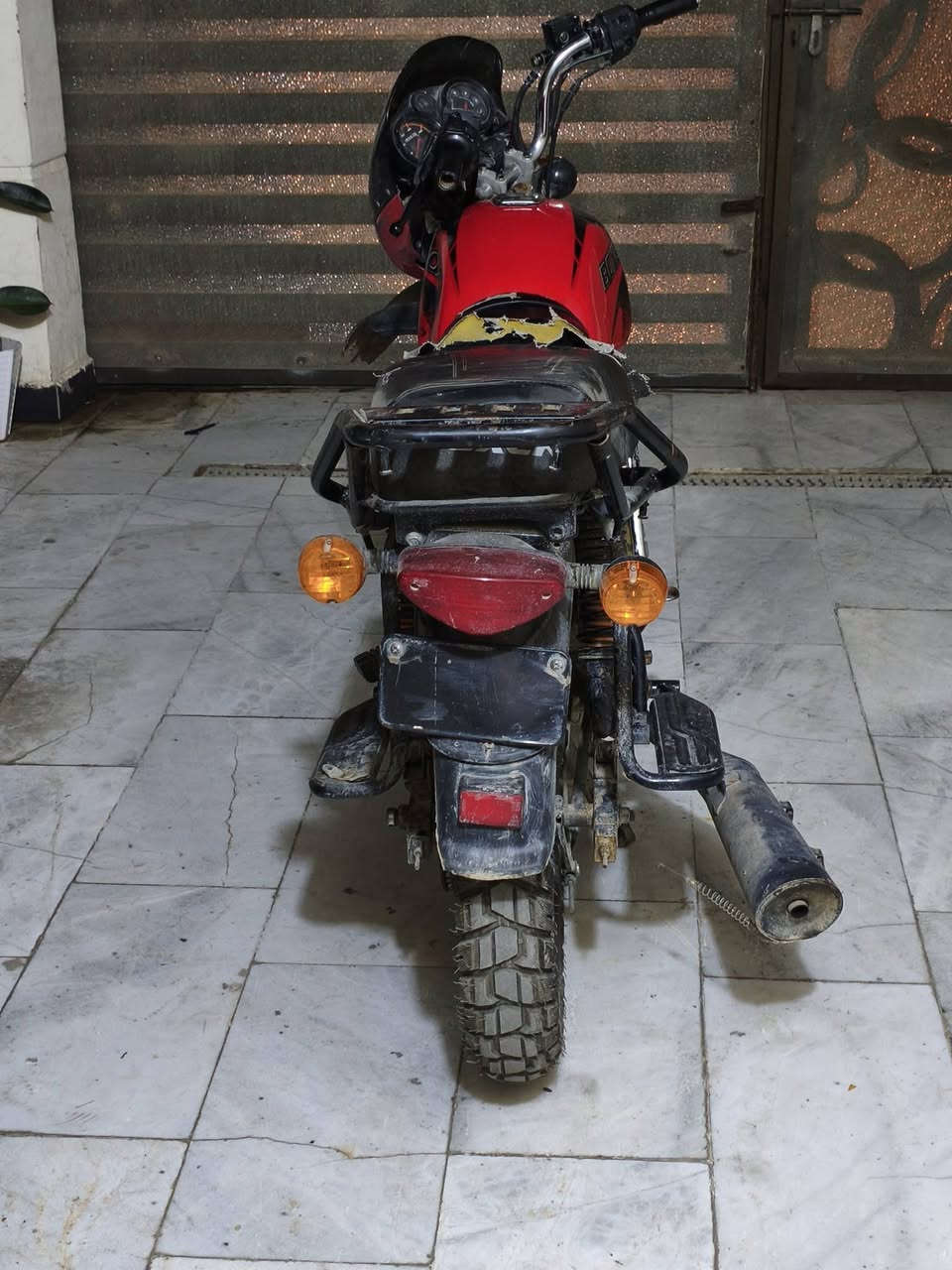 دراجة بوكسر 2021
مرقمة 
و امجفتة 
العنوان بغداد بلديات 
رقم التواصل فقط واتساب ***********
