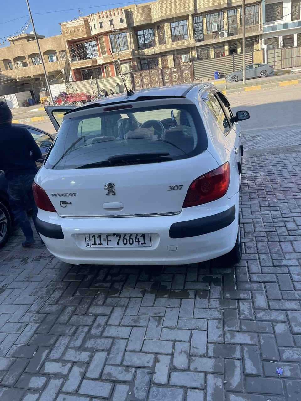 السلام عليكم
بيجو فرنسي موديل ٢٠٠٨
رقم بغداد دولي بسمي 
سياره جاهزه عل اخير
كهربائيات كله شغاله باتري جديد 
كير جديد محرك مكفول لاتنقيص ولا تبخير 
سعر السياره ٥٧وبيه مجال للشراي 
رقم الهاتف للاستفسار ***********
