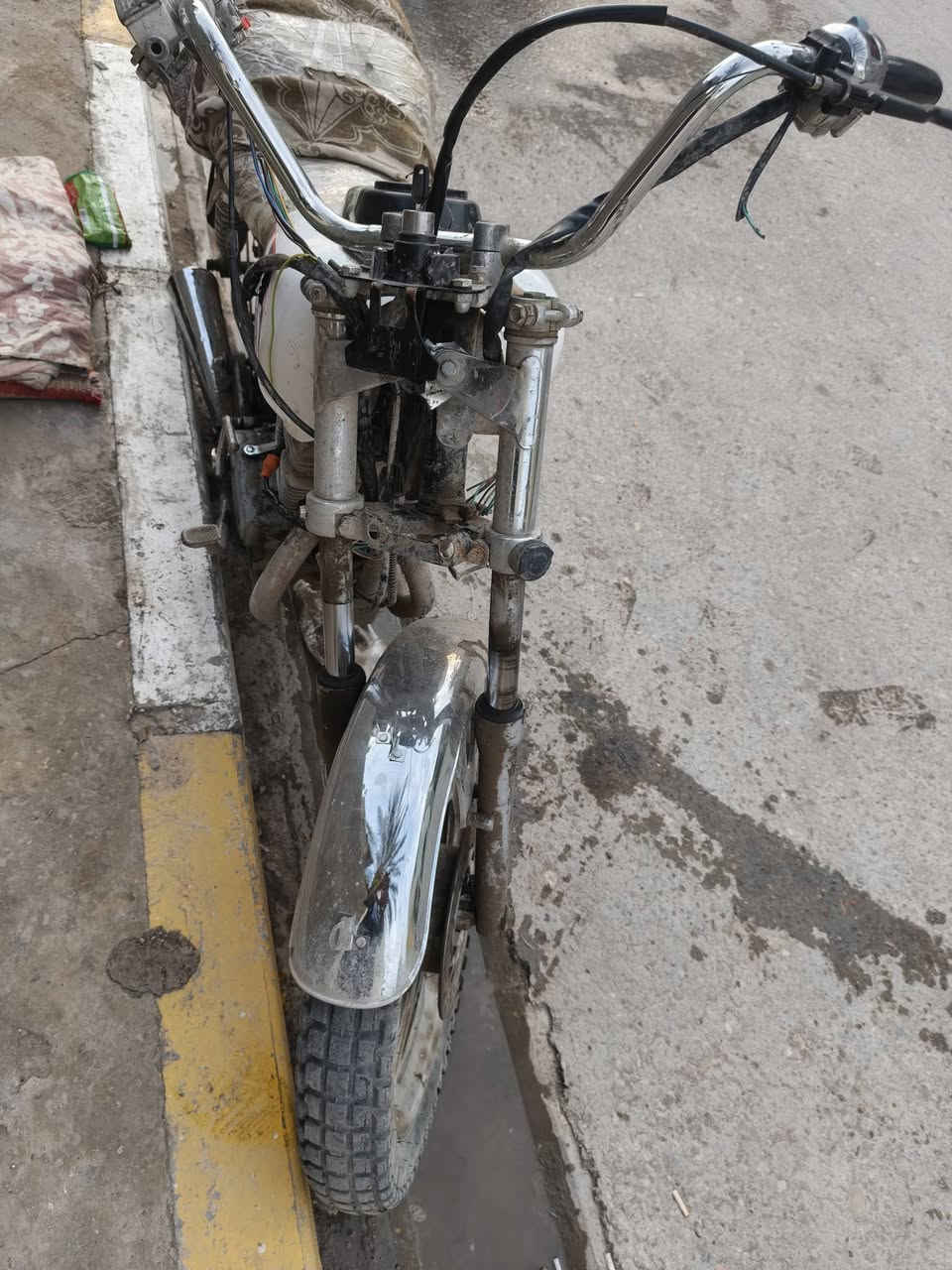 سلام عليكم دراجه جني يحتاجلها كابريته وبس وياها السيبايه  

واوراق كامله داخله كمرك 

الاستفسار ***********
