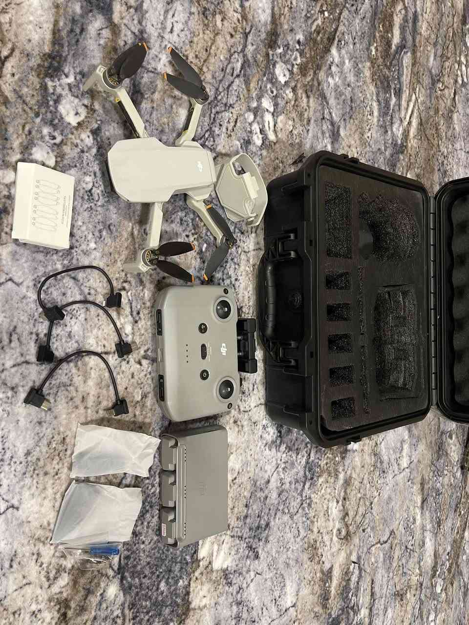 Dji mini 2 kombo بۆ فرۆشتن زۆر خاوێنەوەو بێ کێشیە هەمووشتی بە شەرت 
T.B تکایە ئەگەر موشتەری نی نامە مەنێرە


**إذا كنت صاحب هذا الإعلان وتريد حذفه لأي سبب، رجاءا أرسل رسالة إلى الدعم الفني**