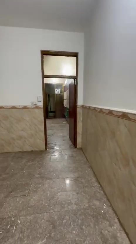 للبيع مشتمل الشعب حي تجار الأولى على شارع الأسواق 
٥٠م ٢نوم وصاله أضلاع مستقله 
الاستفسار إتصال مكتب العهد 
***********
***********

