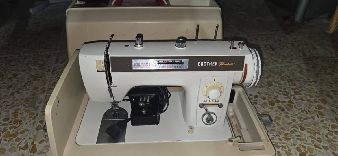 للبيع ماكنة خياطة برضر نظيفة ب سعر ٢٠٠  الف وبيها مجال


**إذا كنت صاحب هذا الإعلان وتريد حذفه لأي سبب، رجاءا أرسل رسالة إلى الدعم الفني**