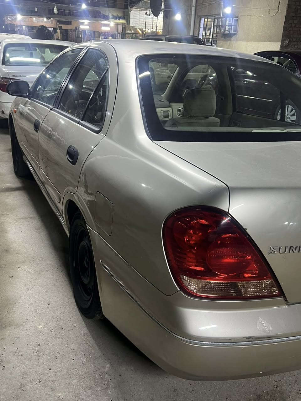 نيسان 2007

رقم بغداد سنويه هزه جديده

سياره بيه جراد قليل ومكانات صبغ 

تخم تاير جديد

صدر جديد 

تبريد شغال سياره كامله مابيه نقص 

مكان السياره الشعب 

السعر 85 وييه مجال 

***********
