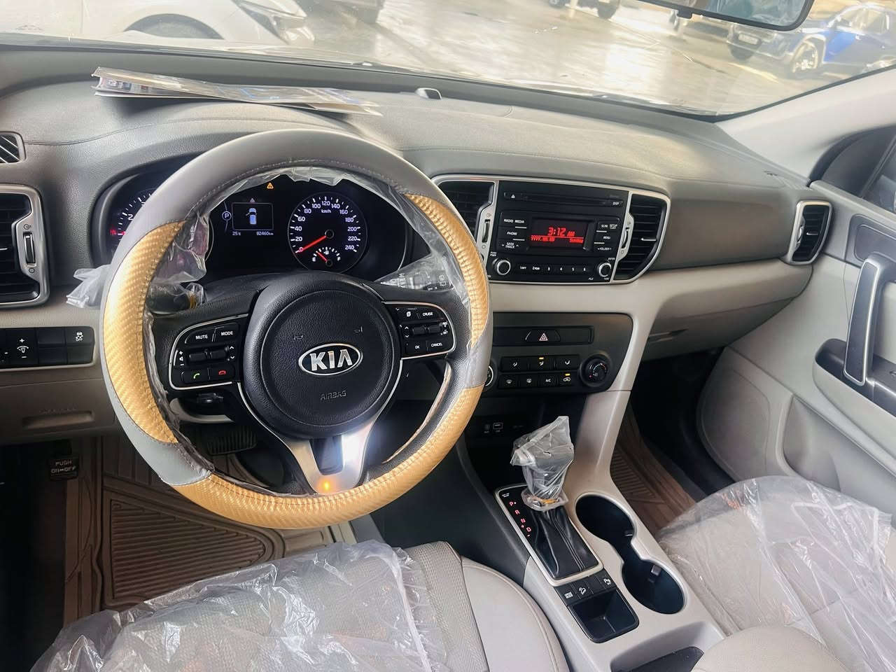 سلام عليكم سبورتج مديل 2019 لون رصاصي 
مكينه 200 خليجيه سياره مكفول كفاله عامه 
رقم واسط بسمي تحول ثاني السعر 175وبيه مجال 

***********
