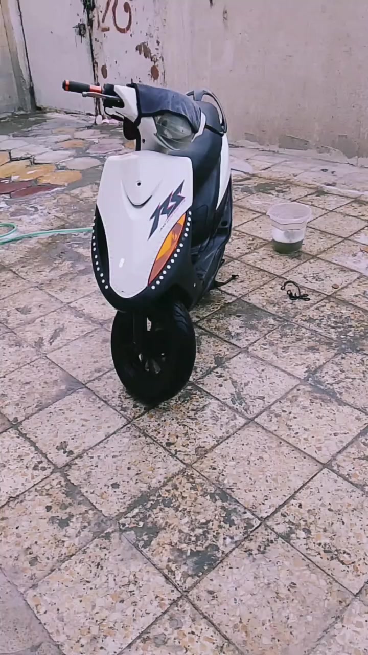 السلام عليكم دراجه ماكس عدله للبيع دراجه كلشي مبيها بس مبدله كلجات رياضي ام الجرس معدل وشلعه شرط الاشاير معلكات دراجه خير من الله السعر 550وبيها مجال حك الجيه ومراوس هم عادي


**إذا كنت صاحب هذا الإعلان وتريد حذفه لأي سبب، رجاءا أرسل رسالة إلى الدعم الفني**