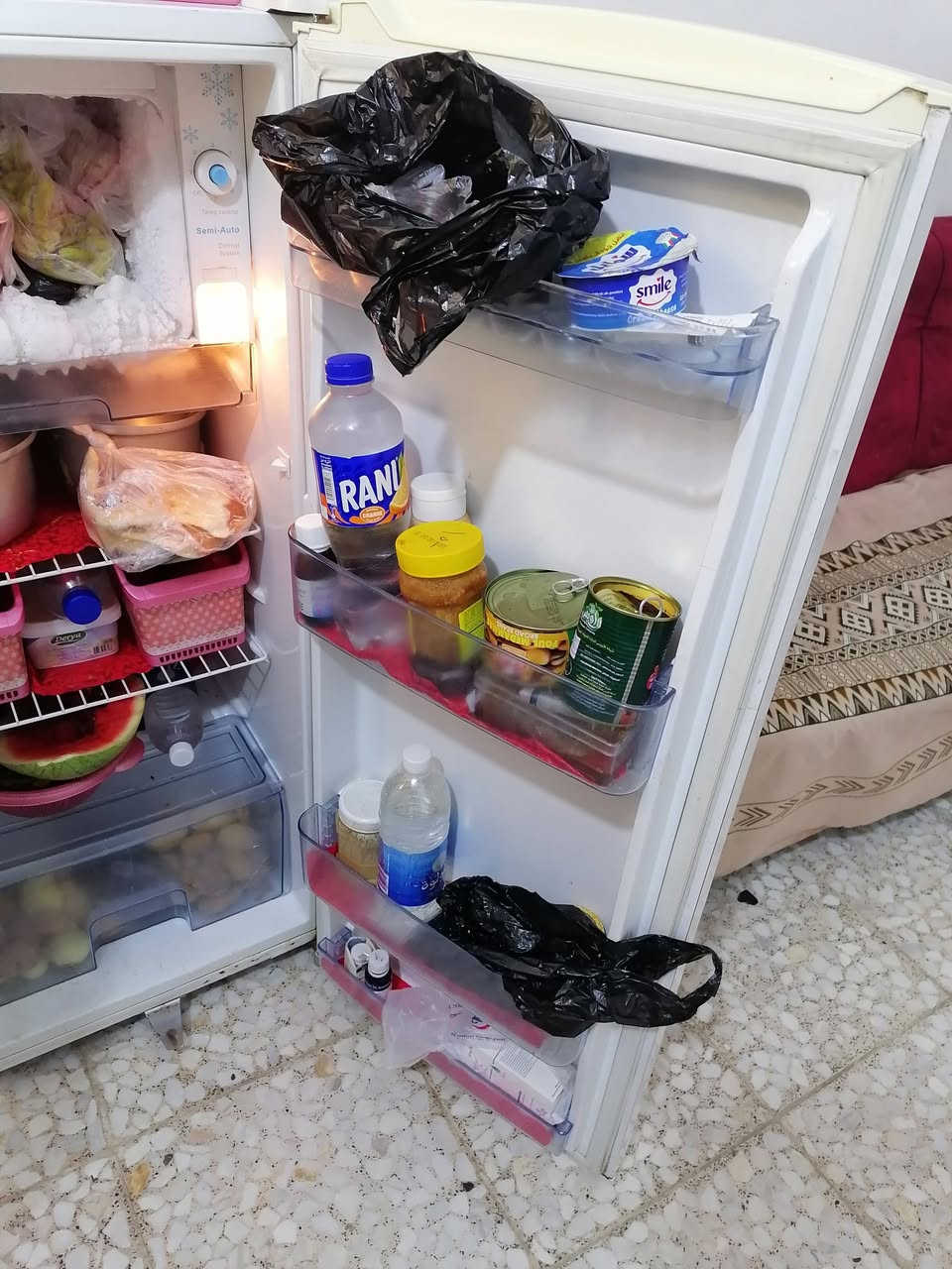 ثلاجه للبيع حجم ٩ جديده مداخله تصليح ابد نوع كيلون الباب الأول السعر ١٢٥ العنوان مدينة الصدر
***********
