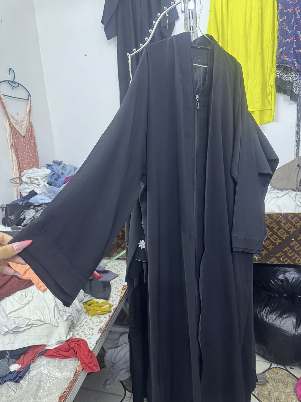 هلو بنات كسر جديد  ملابس اطفال تشيرتات رجالي برمودات جبب شلحات نساي اسعار مناسبه عله العيد بالات شارع المركز مقابيل صالون التركي بنات التحب تدخل وتساب بي ***********
