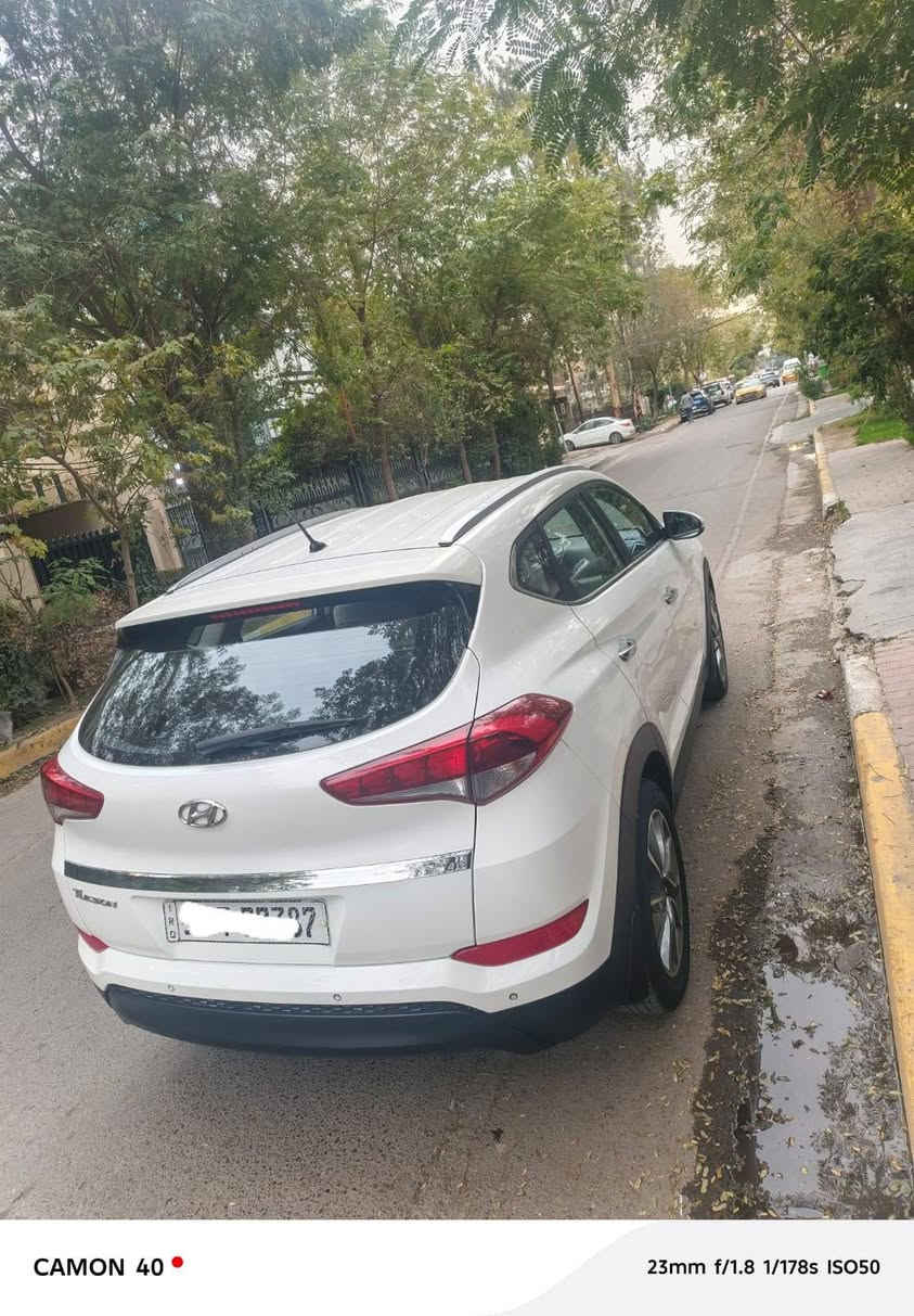 السلام عليكم من رخصت الادمن توكسان خليجي موديل 2018سيارة حلوة وجاهزة مابية اي نقص رقم بغداد دولي. بأسمي تحويل. مباشر مكينة كير كفالة مكفولة من الصبغ والحادث عدا مكانات. بارد فقط. موصفات السيارة. معروفة.
السعر. 177$   وبية مجال للشراي 
مكان السيارة بغداد الأعظمية رقمي للتواصل ***********
