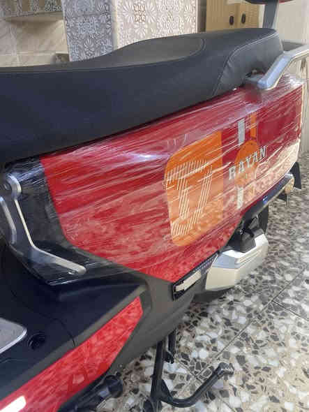 السلام عليكم دراجه شحن الريان جديده مماشيه صارلها ١٠ أيام مآخذها المكان بغداد  
السعر 950 
رقم الهاتف ***********
