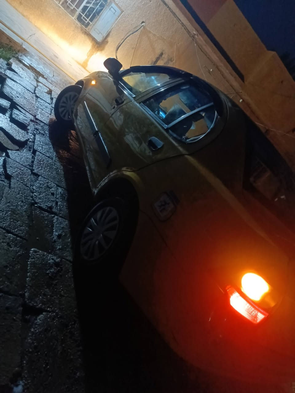 سلام عليكم طيبه 2015 سياره مكفوله كفاله عامه محرك بل نايلون كير جديد رقم انكليزي  بغداد تحويل ثاني يوم مكان سياره بغداد. سلمان باك سعر 37 وبيه مجال *********** اتصل وبيك خير. وتدلل ***********
