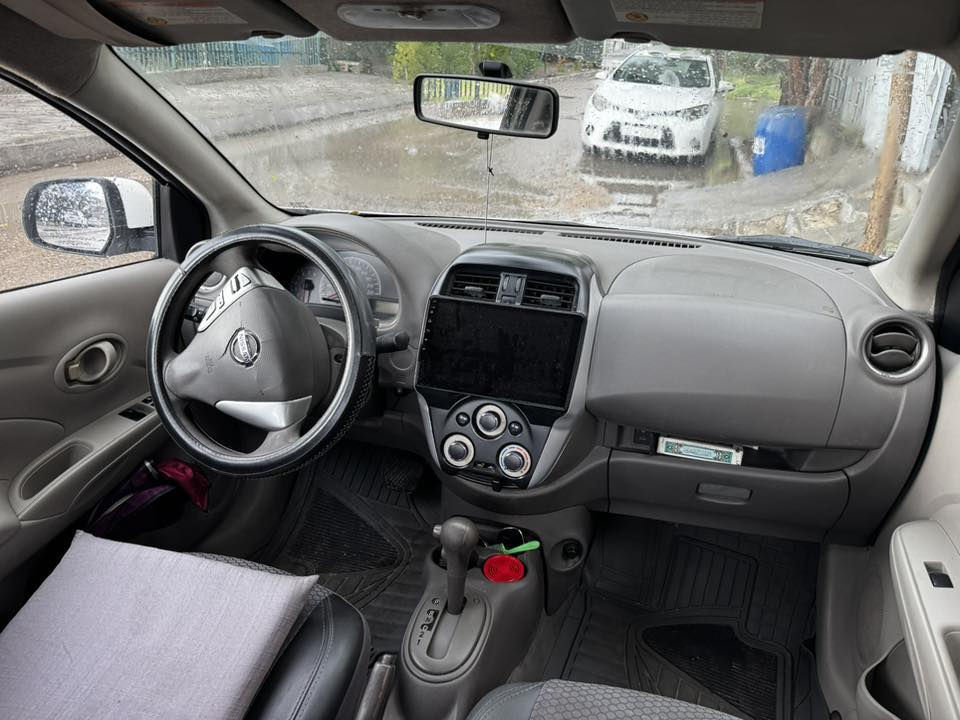 السلام عليكم نيسان سني هندي 2019 بيها طخه بالباب الخلفي مبين بالصوره وكاله بأسمي 
95 ورقه 
***********
