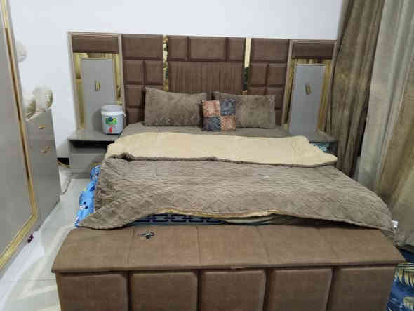 السلام عليكم غرفه اخشاب للبيع تتكون من عشر قطع المكان كربلاء شارع طارق الخيكاني استفسار على هذا الرقم ***********
