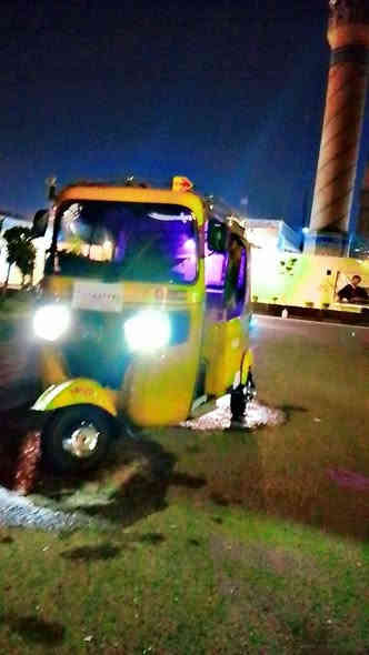 تكتك 21 جاهزه من كلشي رقم بغداد انكليزي تحويل ثاني يوم هيه وغراضها عنواني. بغداد شهداء السيديه قرب جامع الامام علي سعر. سبعه وميتين.7و200  ***********
