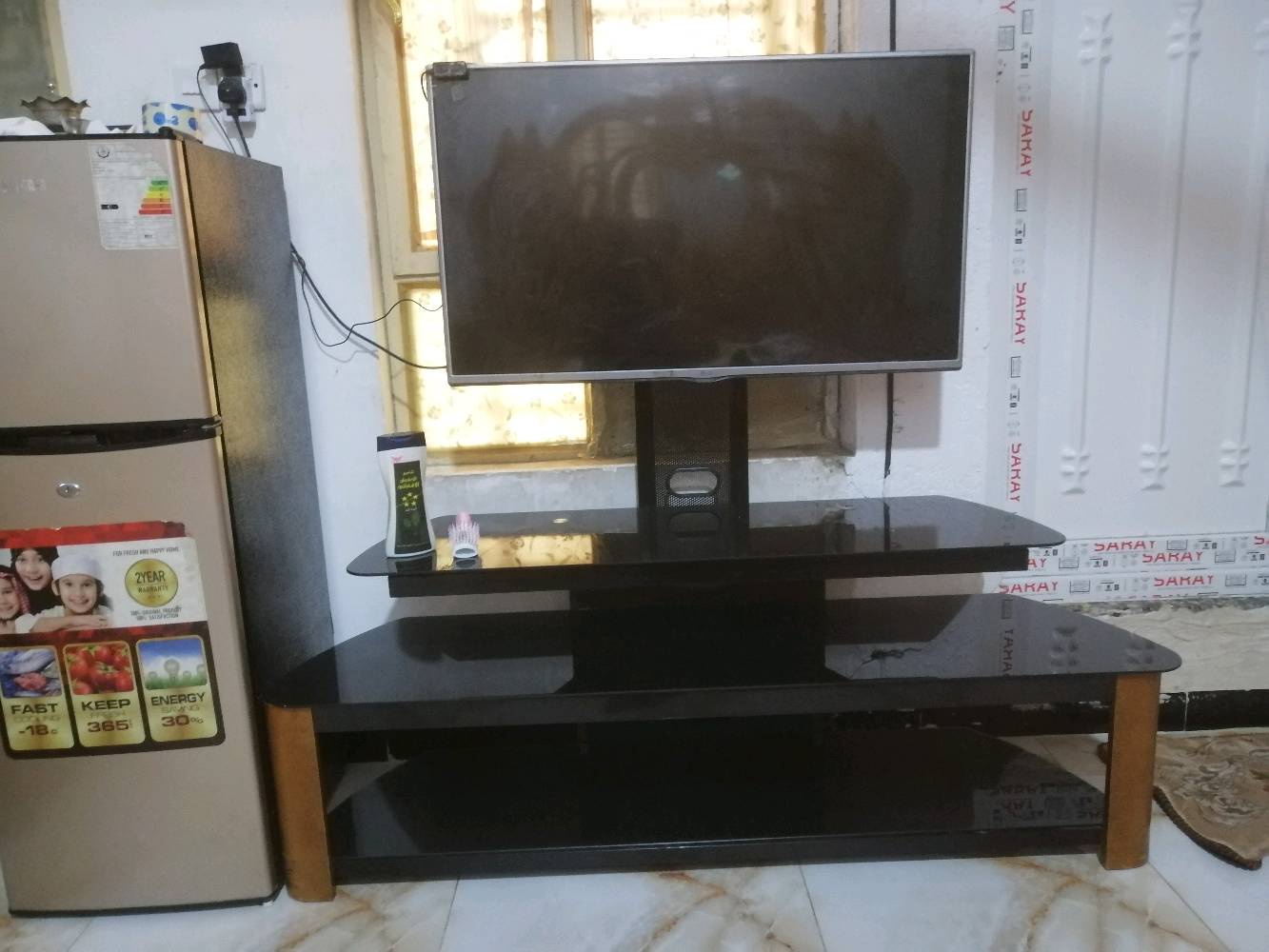 جربايه اطفال ام النفرين سعرهه 100الف
ميز بلازمه جديد سعره 200. غراض استعمال قليل مكان الحسينيه مال راشديه ***********