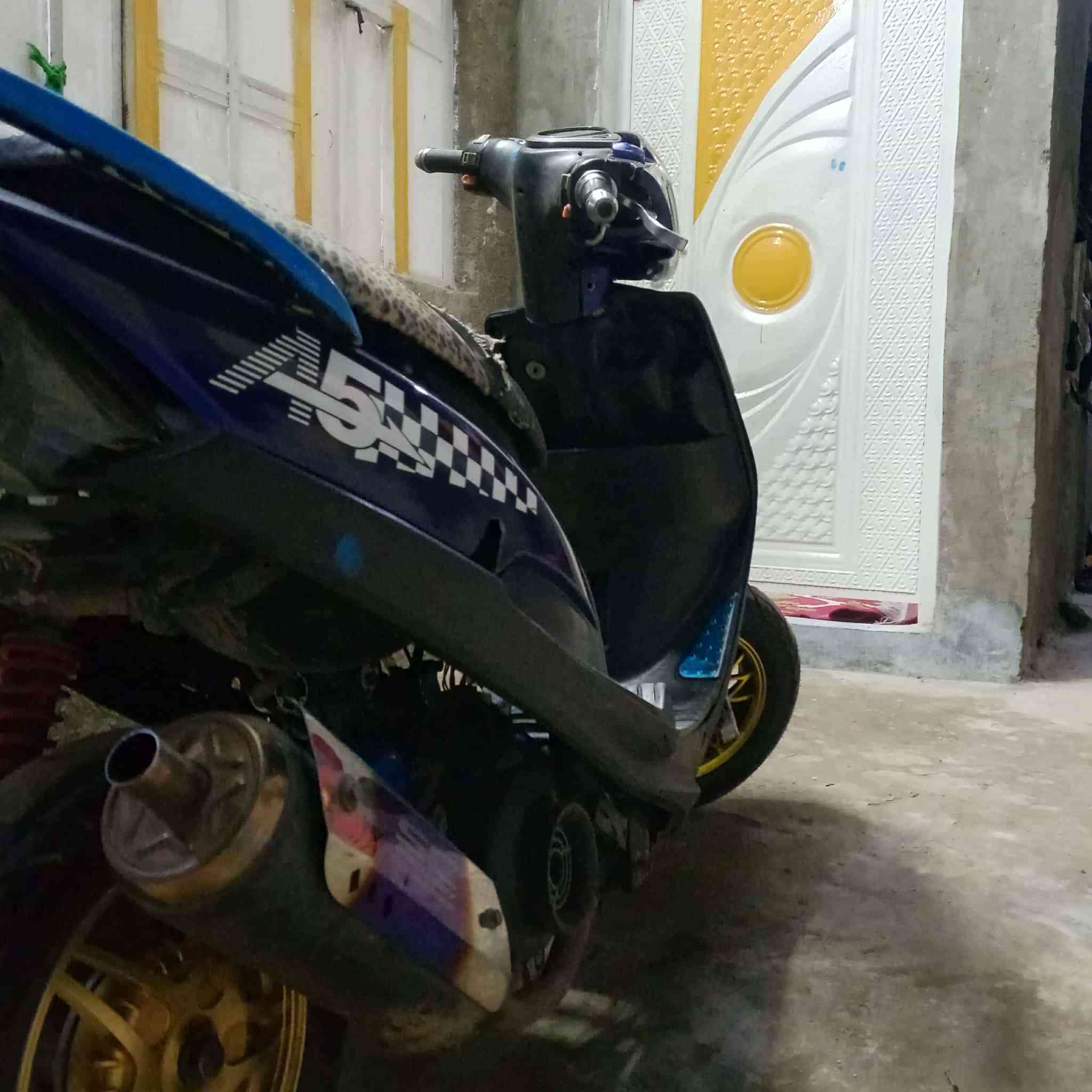 سلام عليكم دراجه ماكس عدله مكينه مفتوحه وهسه حالين يرادلهه فشك لان الروله مسحوكه ابيع كوم حديد ٣٠٠وبيهه مجال مكاني راشديه ***********
