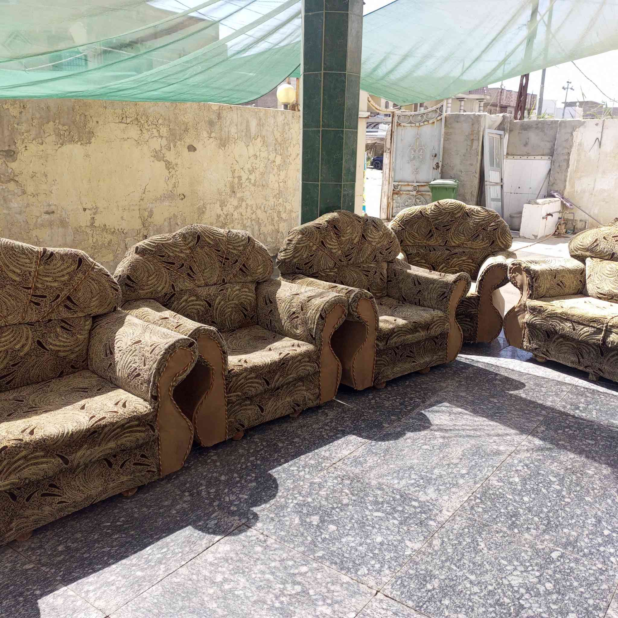 تخم مستعمل نظيف ١٠ مقاعد السعر ٥٠ ألف بابل الحمزه الغربي حي الدولار قرب عماره دكتور ناجي أتصال ***********
