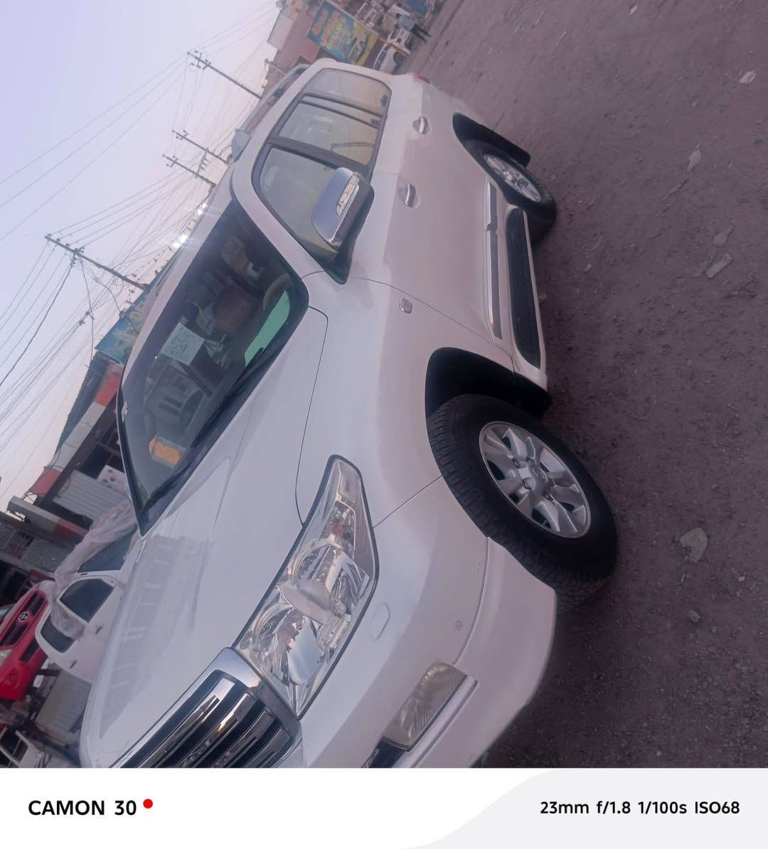 للبيع لاندكروز 2011 ستينية فول مواصفات رقم بغداد مكينة 6 سلندر ماشية 117 حقيقي بيها جاملغين خلفيات صبغ  .
رقم صاحب السيارة ***********
***********
