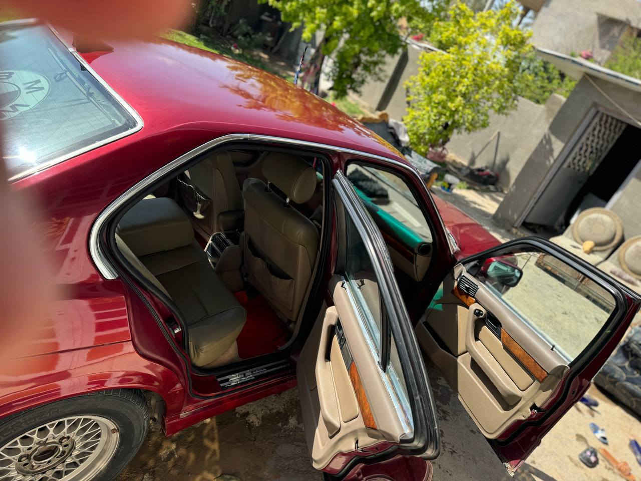 اللهم صّلِ وسَلّمْ عَلۓِ نَبِيْنَا مُحَمد ﷺ
‏       السلام عليكم 👋  احبتي اخواني الاعزاء ، السياره موديل 91 ، مصبوغه عام للجماليه ، من دون حادث او كص .
عليها مكينه مال 525 مسكر ، تك فانوس ، مكينه وكير ، حقيقة ناعمات كلش ، حداديه في حالة جيدة قبل أقل الشهر سويت إدامه لها من حداديه و بلكات وفيتبم جديد . 
غرفتها جلد ، اربع جام كهرباء ، الكشنات كهرباء .
التبريد شغال ، فقط لغين التدفئه .
الكهربائيات كلها شغاله . منظومة زنون
السياره بأسمي ، اشوكت يعجبك احولك ، ورقمها بغداد .
مكانها بابل .
السعر 65 .
كلشي واضح بالصور والفديو.
تعجبك تأخذ العيون ، ما تعجبك اترك لنا كلمة طيبة ، والله يحفظ الجميع .


**إذا كنت صاحب هذا الإعلان وتريد حذفه لأي سبب، رجاءا أرسل رسالة إلى الدعم الفني**