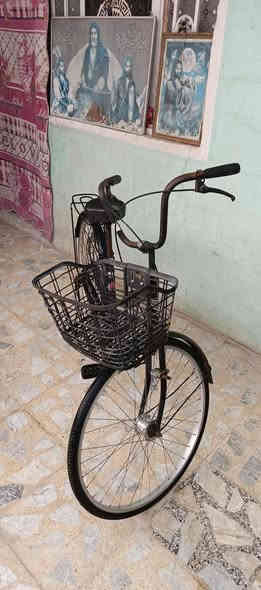 بناتي ياباني حجم 27 نظافه 80%  حي البتول قرب الجسر الفرنسي ب 100 الف واتساب او تصال ***********
