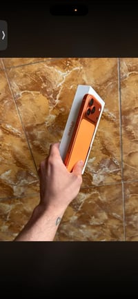 للبيع آيفون السعر 1250 الف  العنوان بغداد   ‭0773 101 7541‬