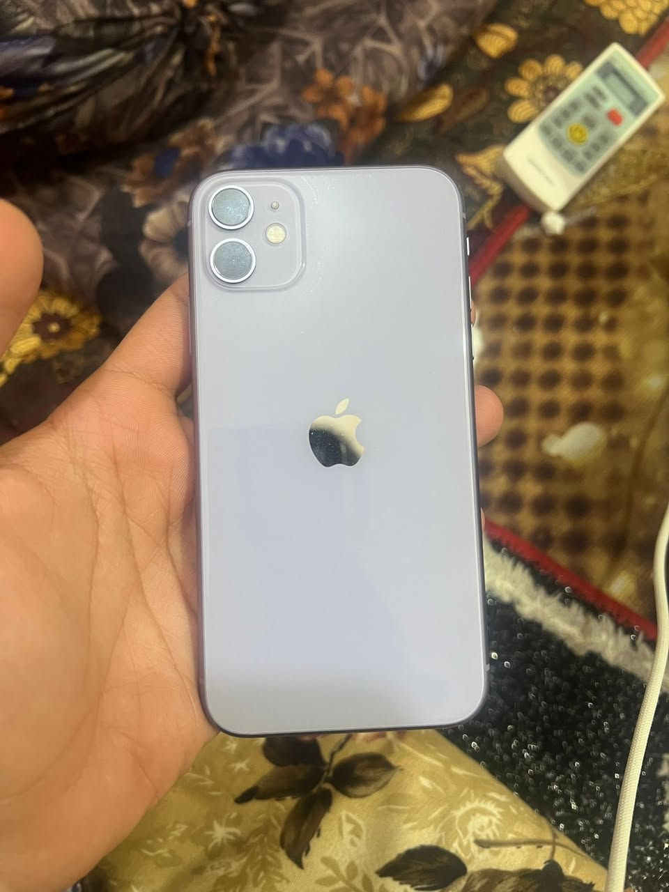 ايفون 11 العادي الجهاز بلادي ما مستبدل اي قطعة بحالة الوكالة نظيف جداً بطارية 74 ذاكرة 128 دبل سيم za احسن نوعية الكارتونة موجودة الجهاز وكالة اخذتة 
السعر 240 وقابل للتفاوض 
الرقم ***********

