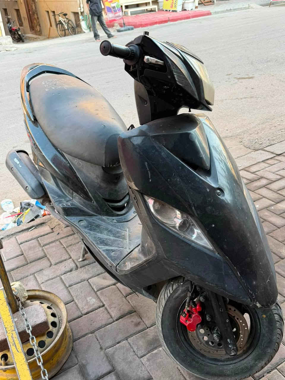 ثعلب كامله شغاله بس بيهه دخانه كهرباء كله شغاله سعر 300 نهايتهه بغداد كريعات 
***********
