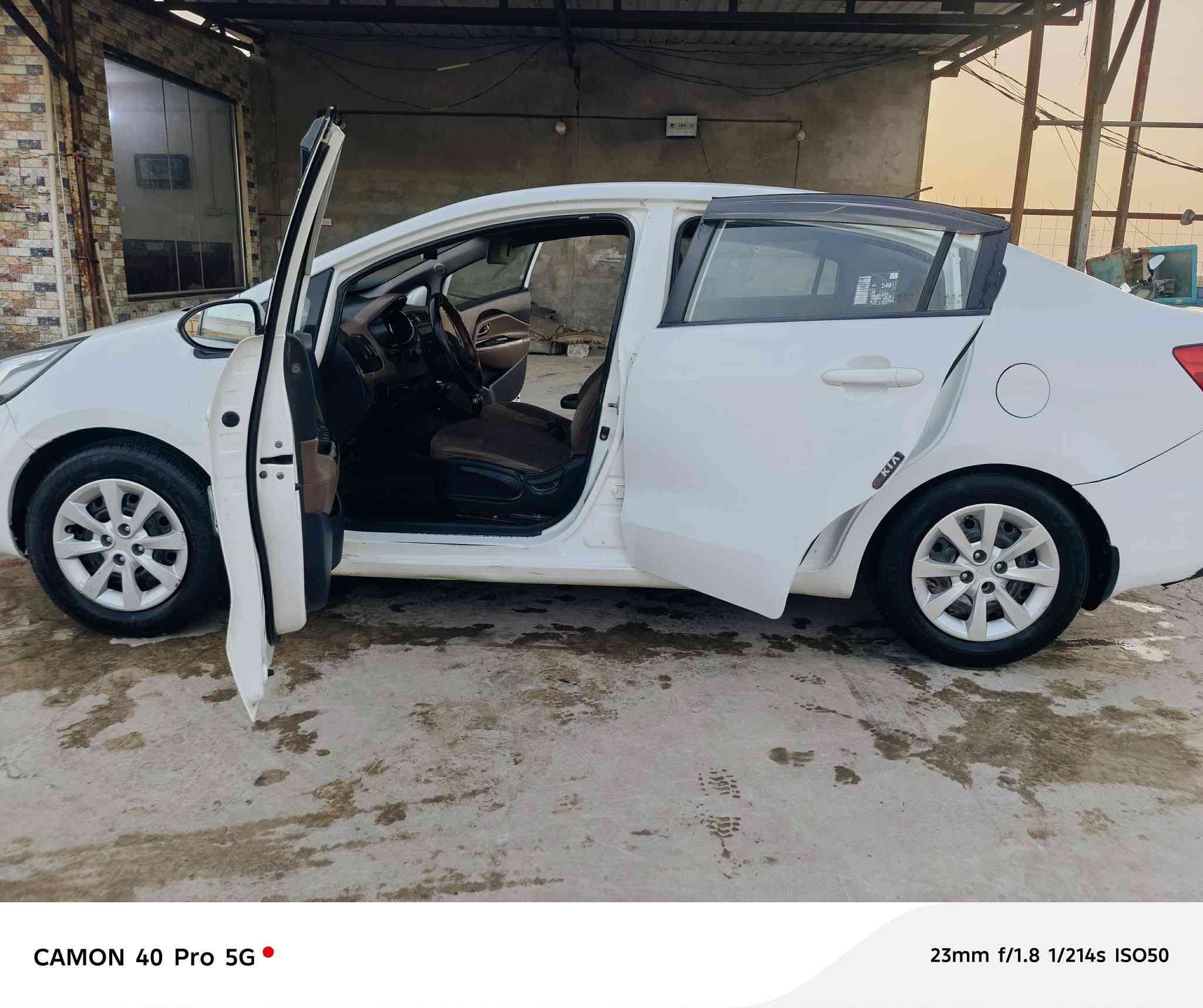 كيا ريو 2013 للبيع
مكفولة من كلشي مكينة و حدادية وكير
تخم تاير جديد 
بأسمي 
رقم نجف 
مامطلوبة 
غير متواجد ع الفيس الاتصال على الرقم 
***********
السعر ٩٠ وبي مجال
